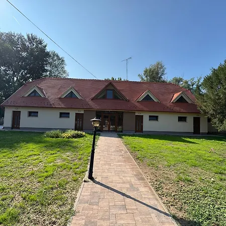 Sziget Apartmanhaz *