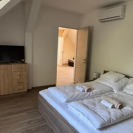 Sziget Apartmanhaz Baja