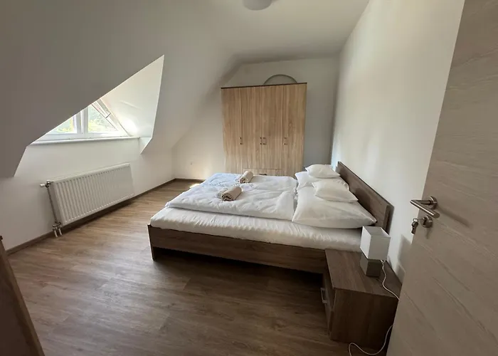 Sziget Apartmanhaz באיה